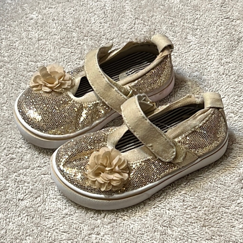 Sparkle shoes size 6C
